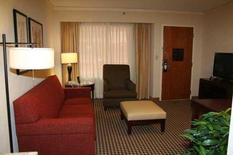 Embassy Suites By Hilton Atlanta Perimeter Center Extérieur photo