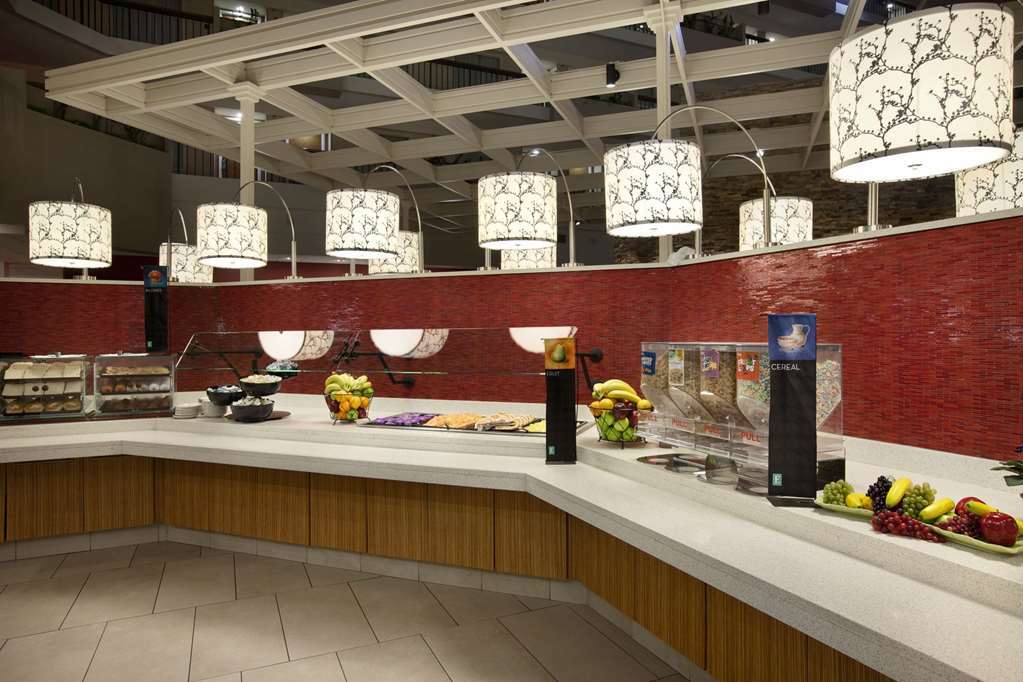 Embassy Suites By Hilton Atlanta Perimeter Center Restaurant photo